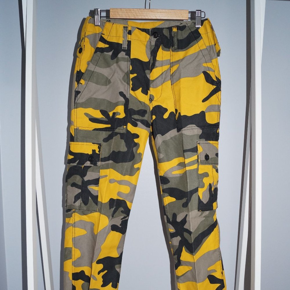 UO Urban Outfitters Vtg Yellow Camo Pant Sz M 30